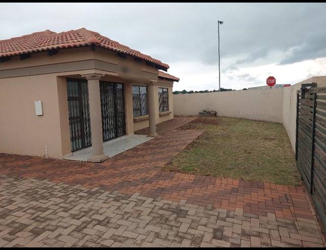 3 BEDROOM HOUSE FOR SALE IN DAWN PARK